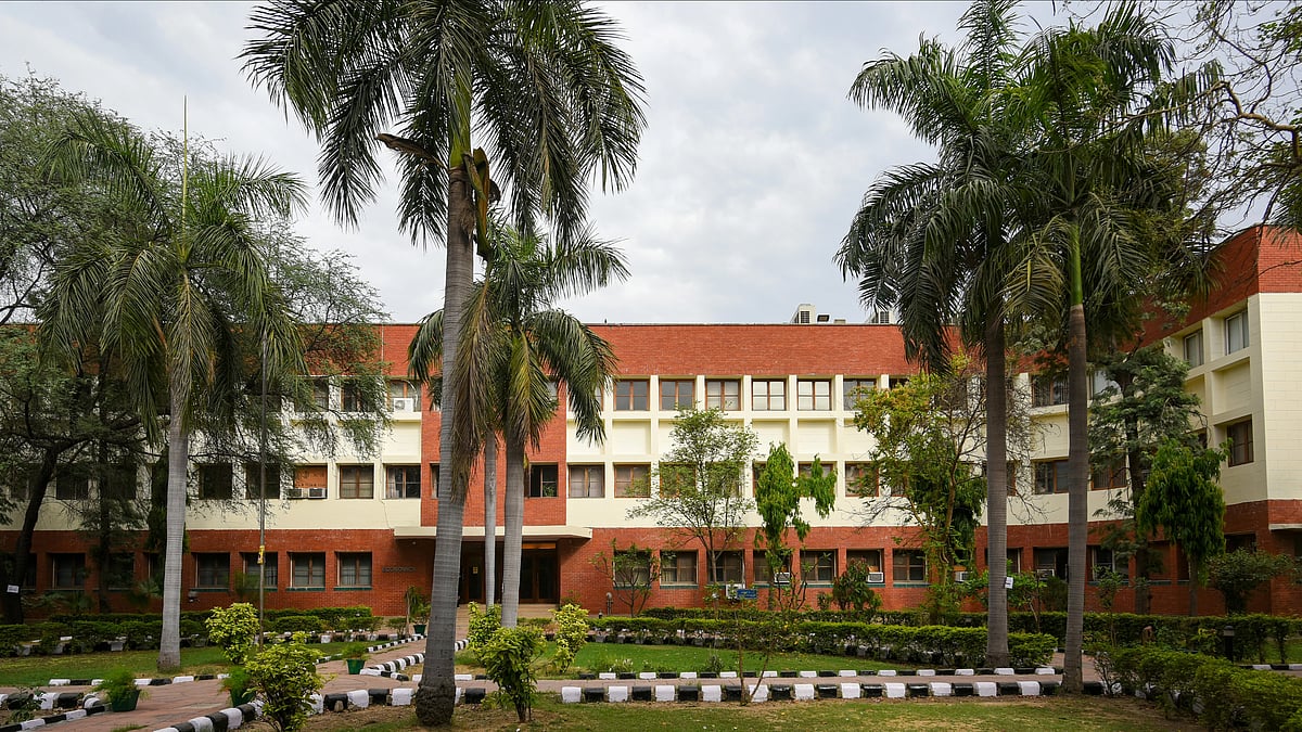 DU replaces paper on Gandhi with one on Savarkar in BA (hons) political science syllabus, teachers oppose