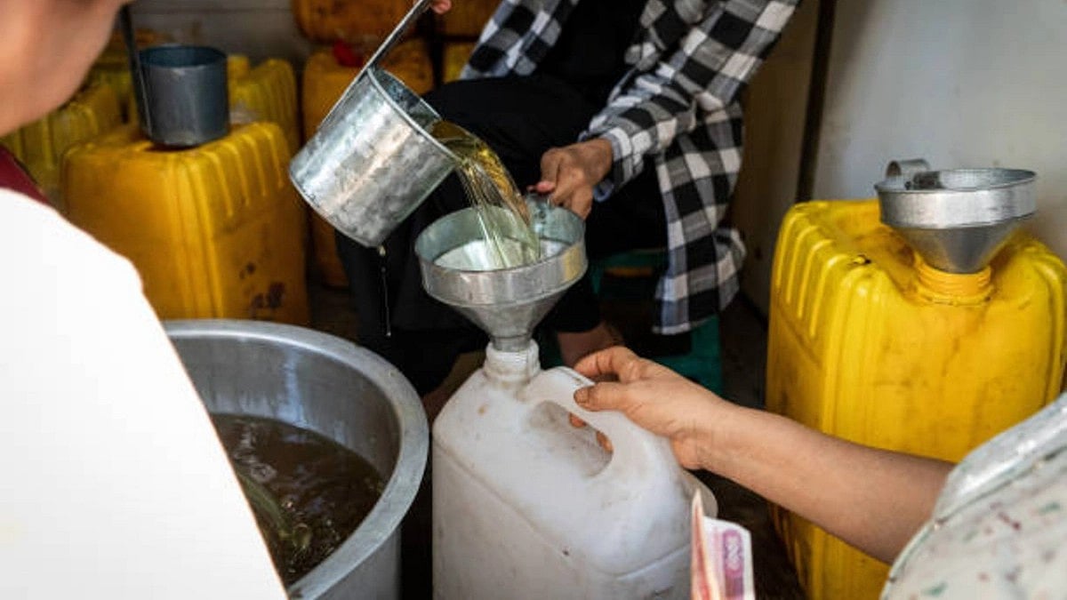 Govt waives duty and agri cess on crude soya bean, sunflower oil imports under tariff rate quota till June 30
