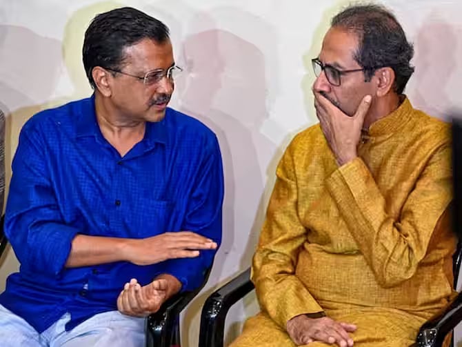 Kejriwal meets Uddhav to seek support for fight against Centre's ordinance on control of services in Delhi