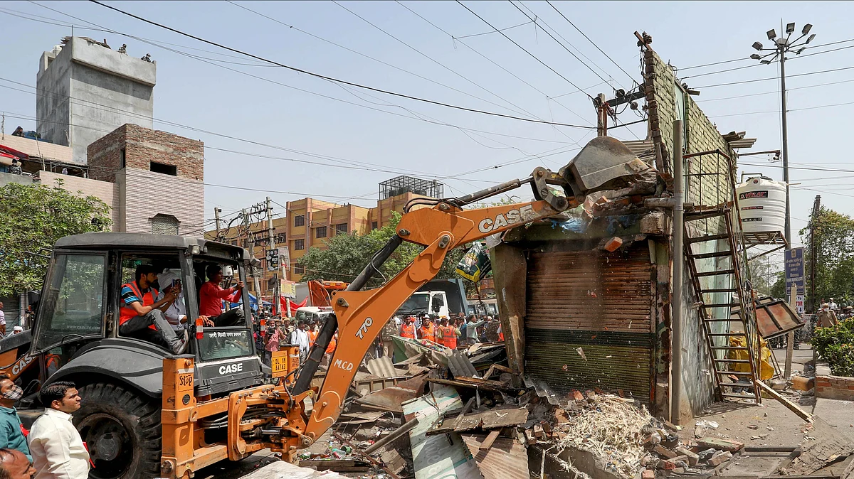 Representative image of a bulldozer demolishing a structure during an anti-encroachment drive  (Photo: Getty Images)