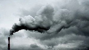 Air pollution exposure linked with higher risk of irregular heartbeat: Study