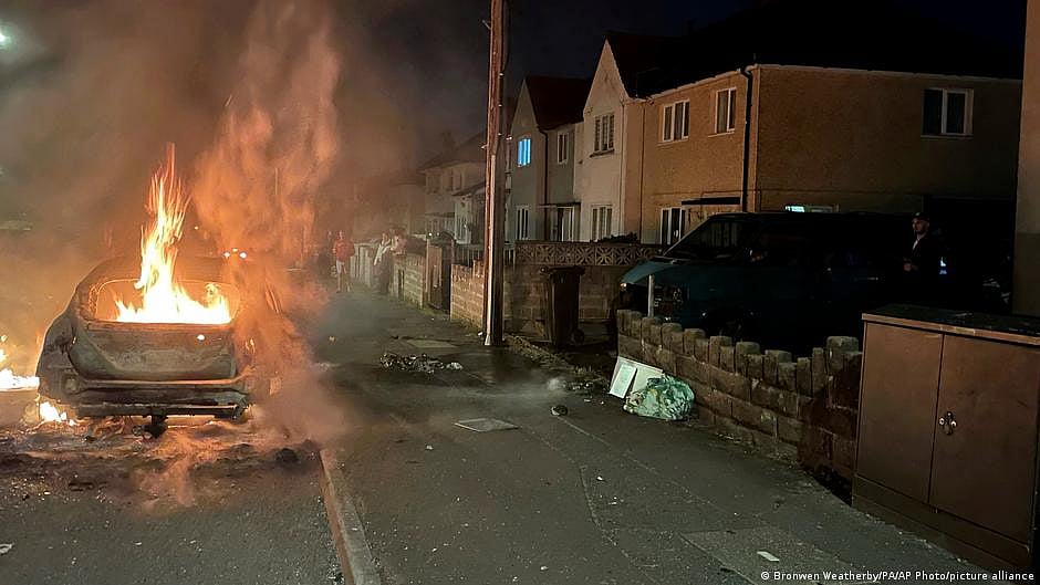 Cars set alight in Wales amid unrest over fatal crash