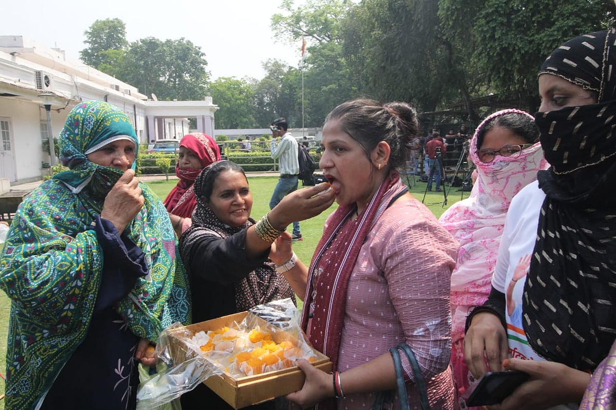 Congress party workers celebrating (NH Photo by Vipin)