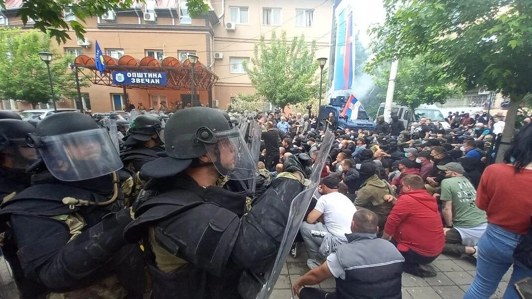 Peacekeeping force (photo courtesy @ZenWorld16/Twitter)