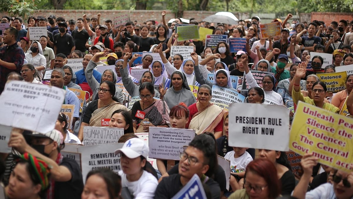 Demanding presidential rule in Manipur, members of civil society held a demonstration at Jantar Mantar in Delhi  (photos: Vipin/National Herald)