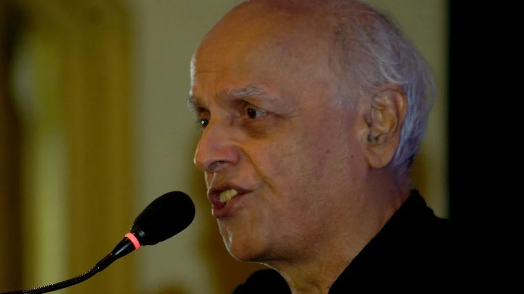 Mahesh Bhatt giving a speech at a book launch (photo: Getty Images)