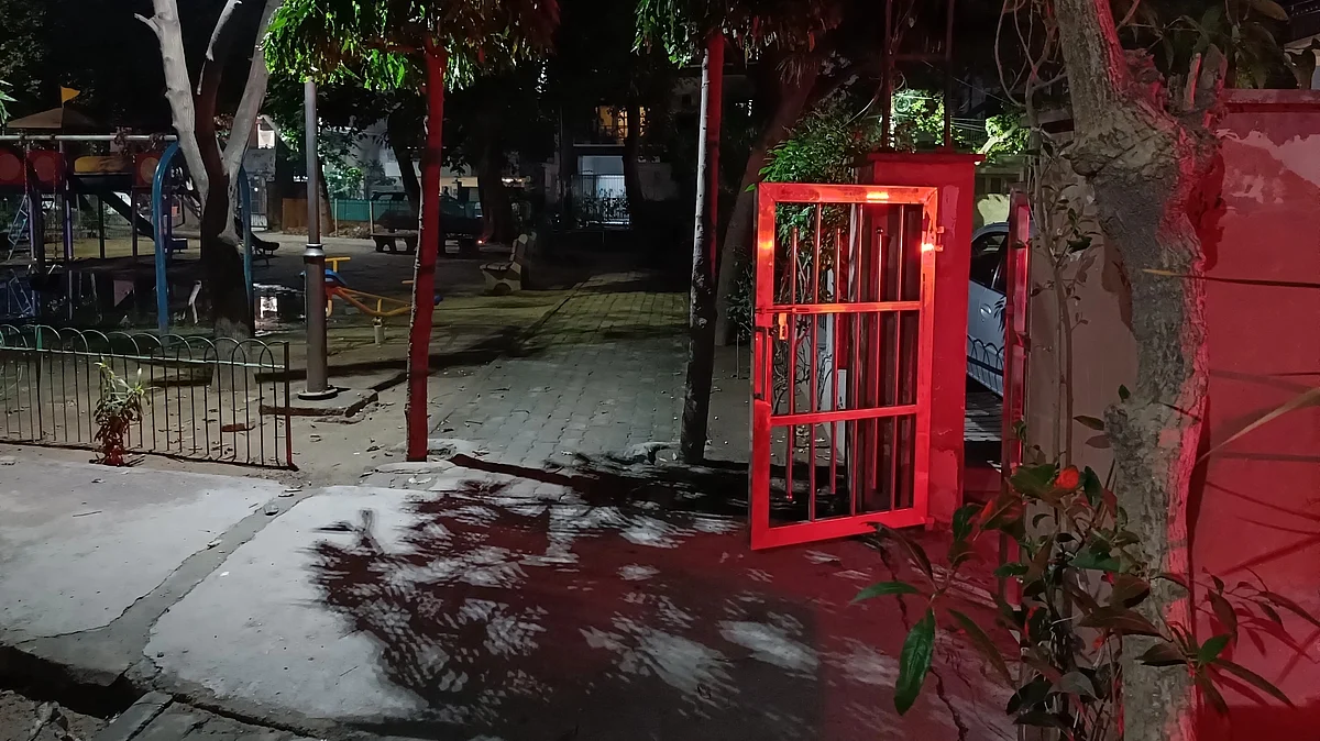 The upper- and middle-class people build a sense of self and security inside semi-gated colonies (Photos: Akhil Katyal)