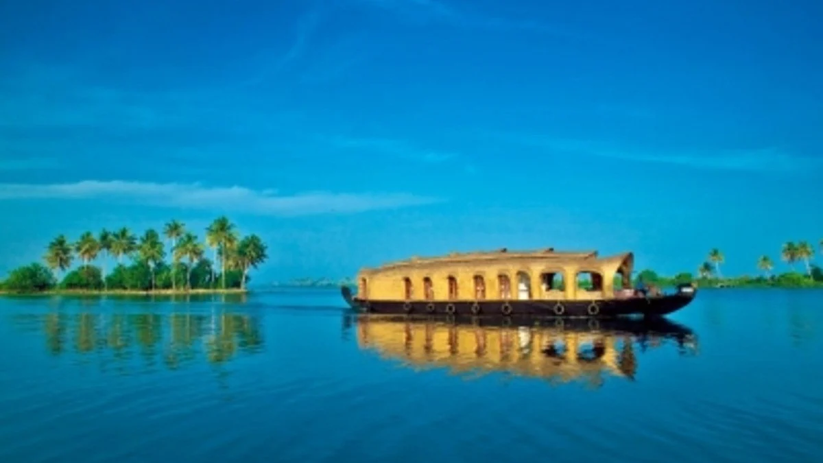 A house boat in the sea (photo: Getty Images)