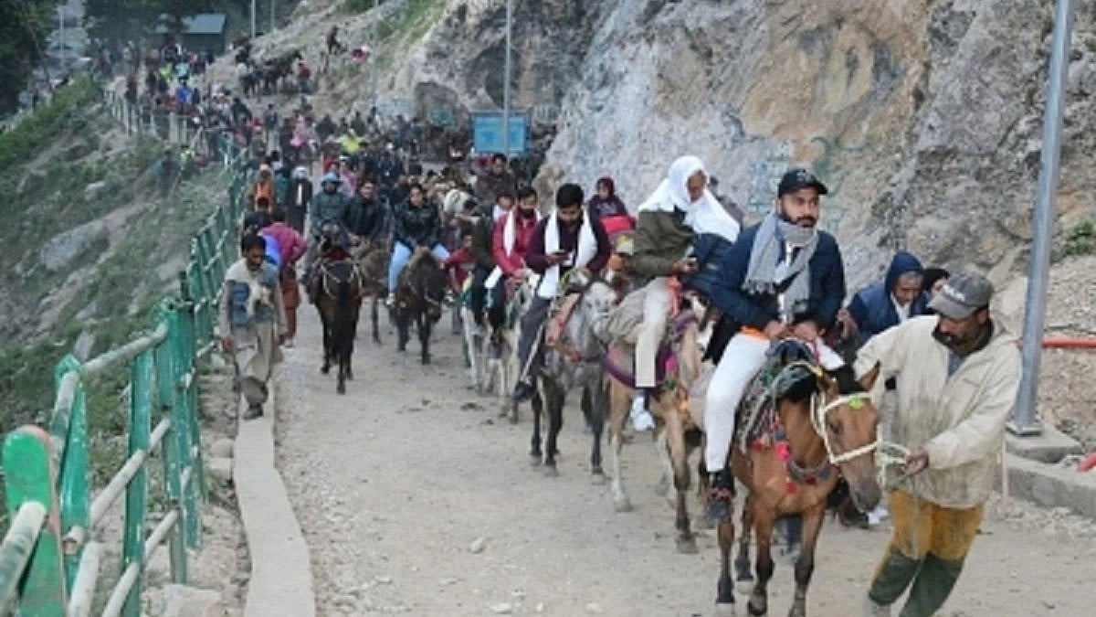 Amarnath yatra: 3 injured as security convoy vehicle skids off highway in Udhampur