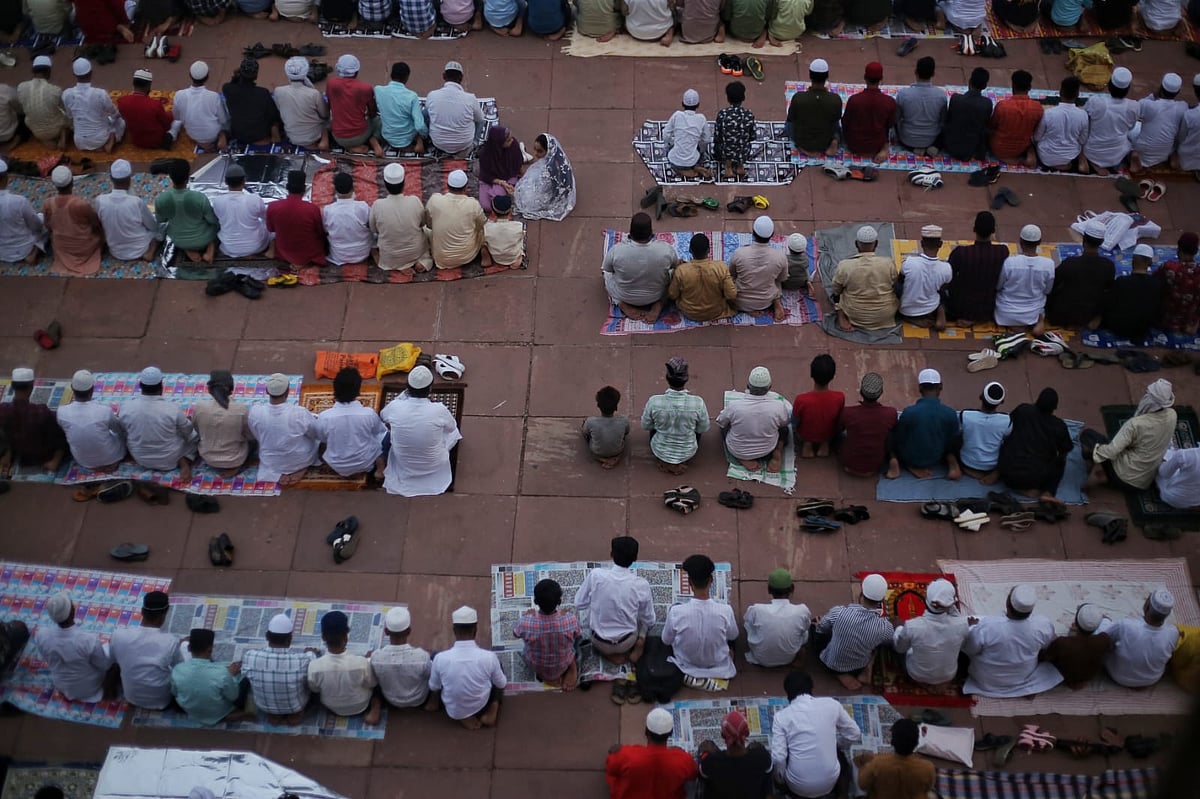 Devotees offering 'namaz' at Jama Masjid on Eid al-Adha (photo: Vipin/National Herald)