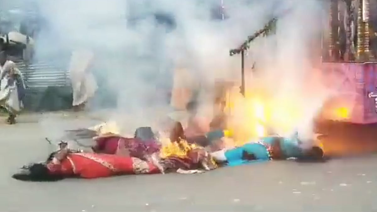 Tripura Rath Yatra mishap (photo courtesy @Comrade__Vijay/Twitter)