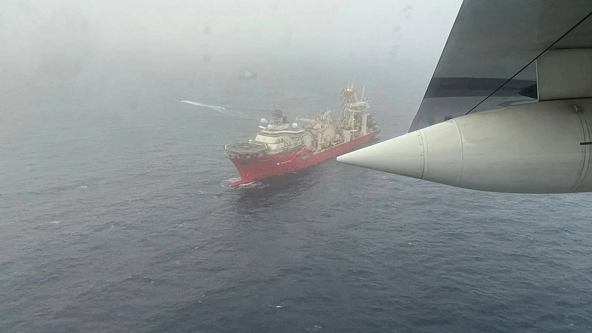 Vessel arriving for Titan's rescue operation (photo courtesy @USCGNortheast/Twitter)