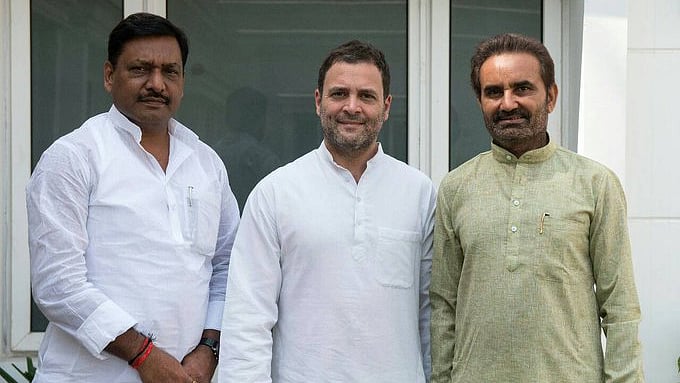 (L-R) Bihar Congress chief Akhilesh Prasad Singh, Congress leader Rahul Gandhi and Shaktisinh Gohil. (photo courtesy: @INCIndia/Twitter)