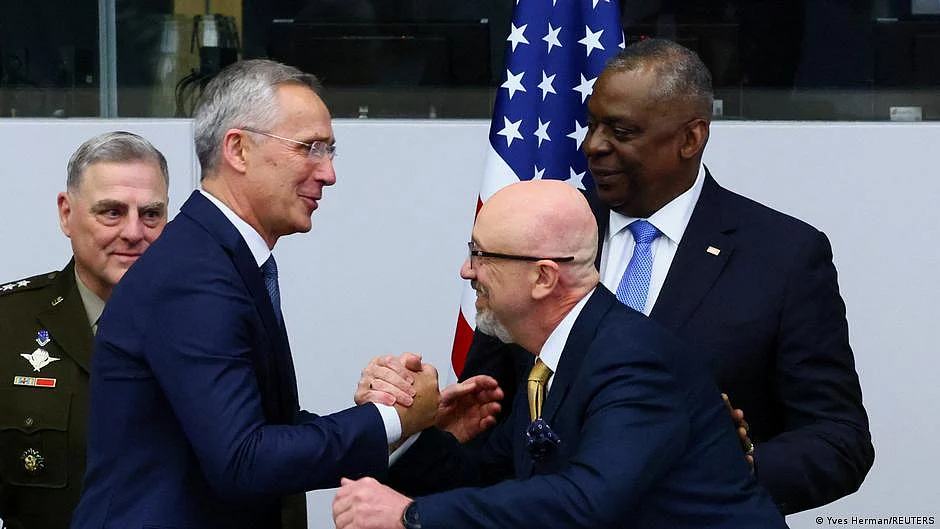 Jens Stoltenberg, Oleksii Reznikov and Lloyd Austin (photo: DW)