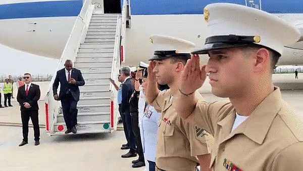 US Defence Secretary Lloyd Austin arrives in India, 4 June (Photo courtesy: Twitter)