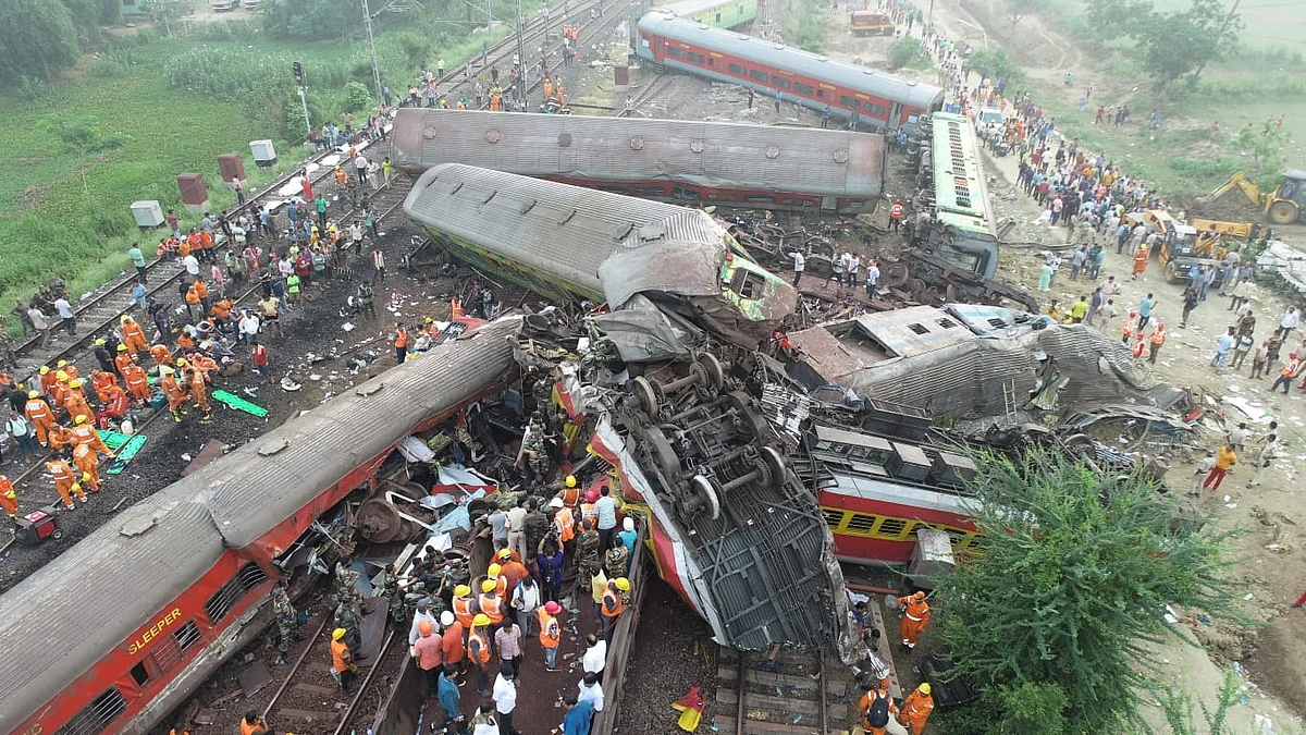 Odisha train mishap (photo courtesy @Sai_Mohan_999/Twitter)