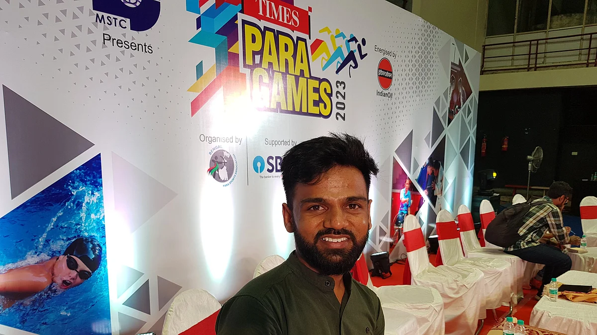 Krishna Nagar, the little big man of India's para-badminton, during his visit to the State Para Games in Kolkata (photo courtesy Gautam Bhattacharyya)
