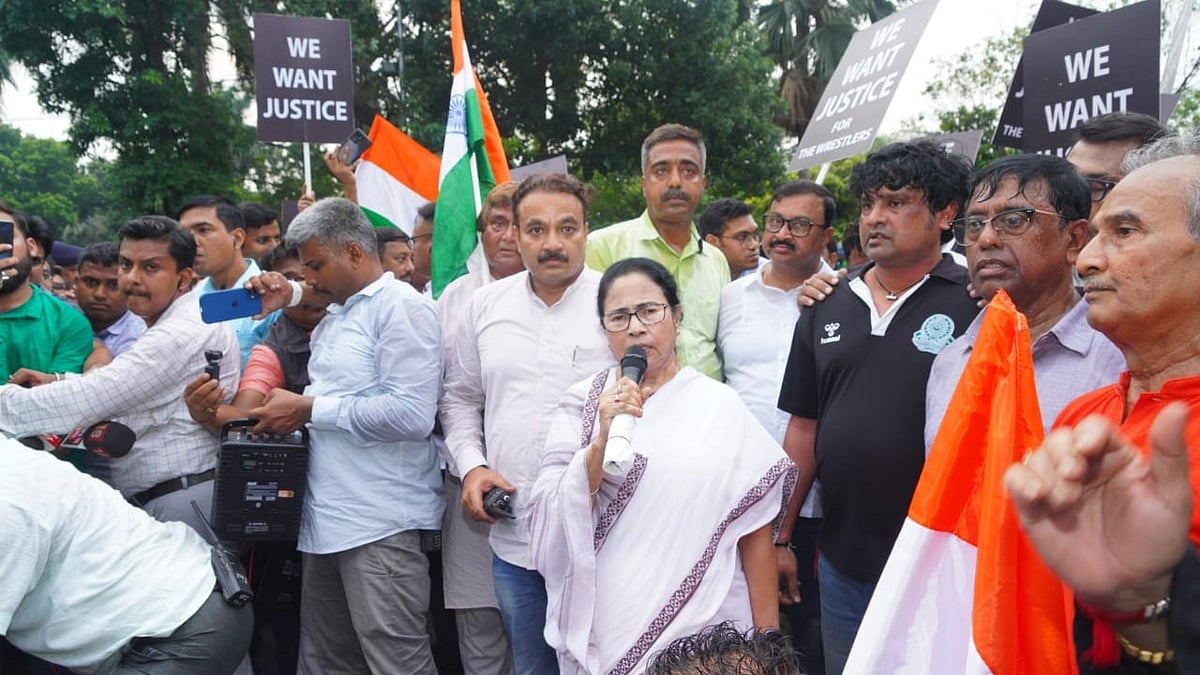 Mamata Banerjee takes to the street in support of the protesting wrestlers (photo courtesy @AITCofficial/Twitter)