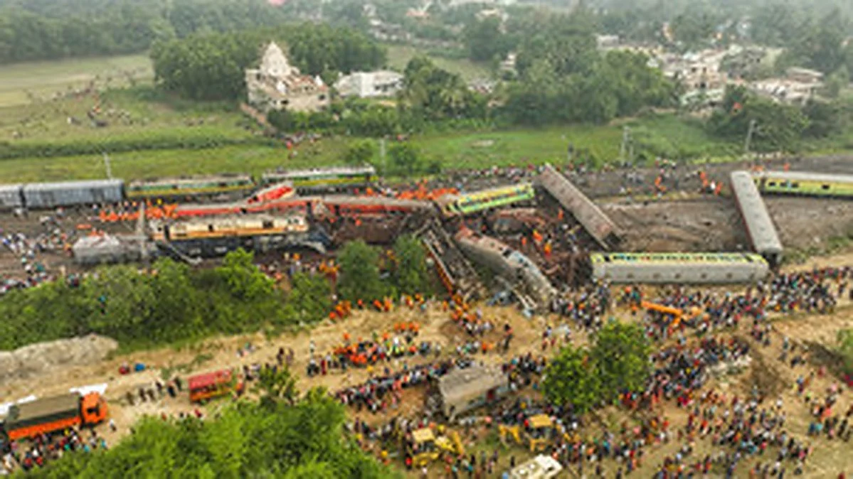 The crash involved Bengaluru-Howrah Superfast Express, Shalimar-Chennai Central Coromandel Express and a goods train (Photo Courtesy: PTI)