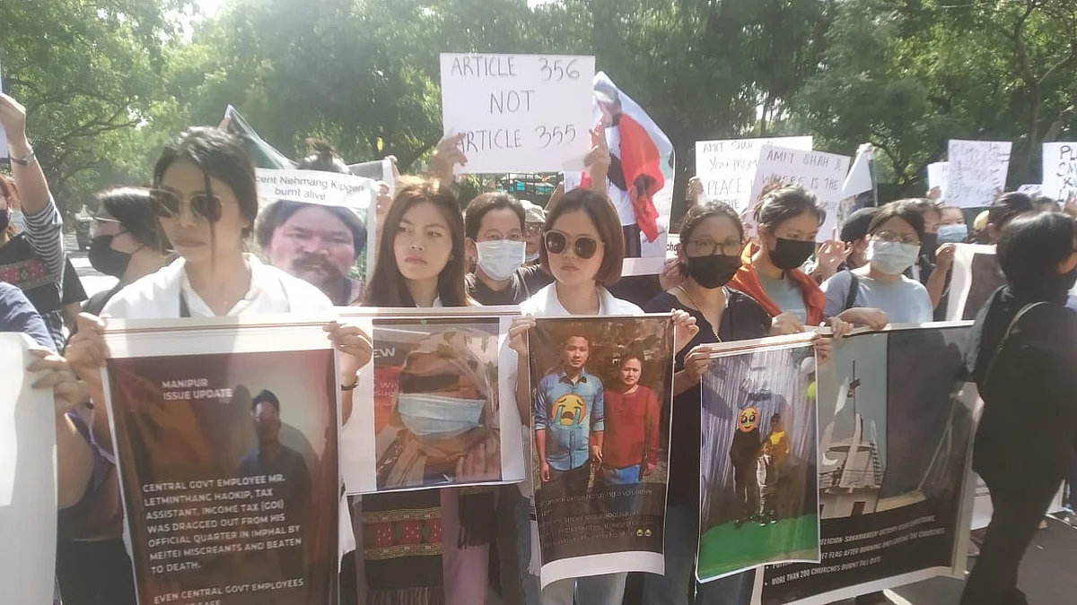 Kukis protesting outside Amit Shah's residence (photo courtesy @the_hindu/Twitter)