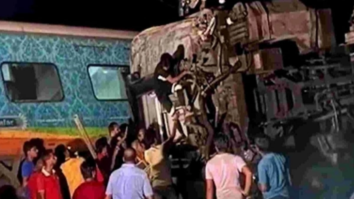 The derailed train in Odisha (photo: IANS)