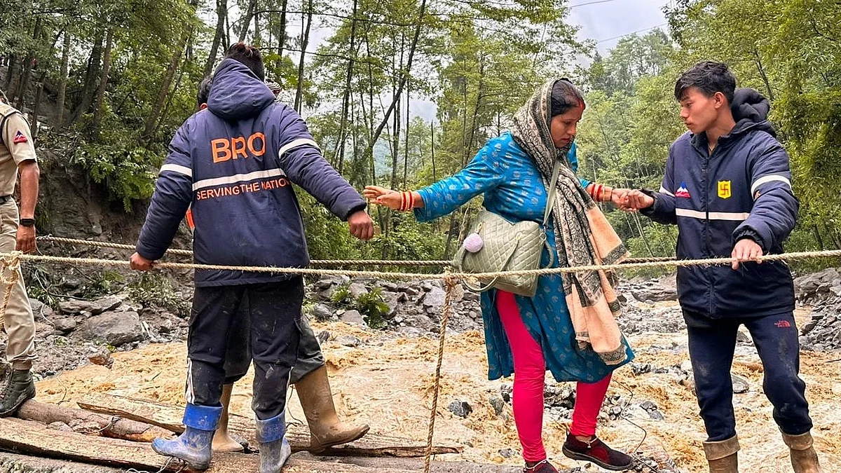 Evacuation process underway in Sikkim (photo courtesy @airnewsalerts/Twitter)