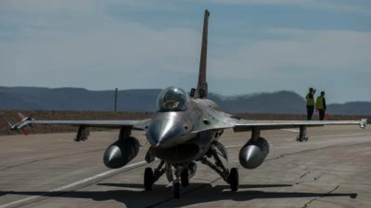 US F-16 fighter jet (photo: IANS)