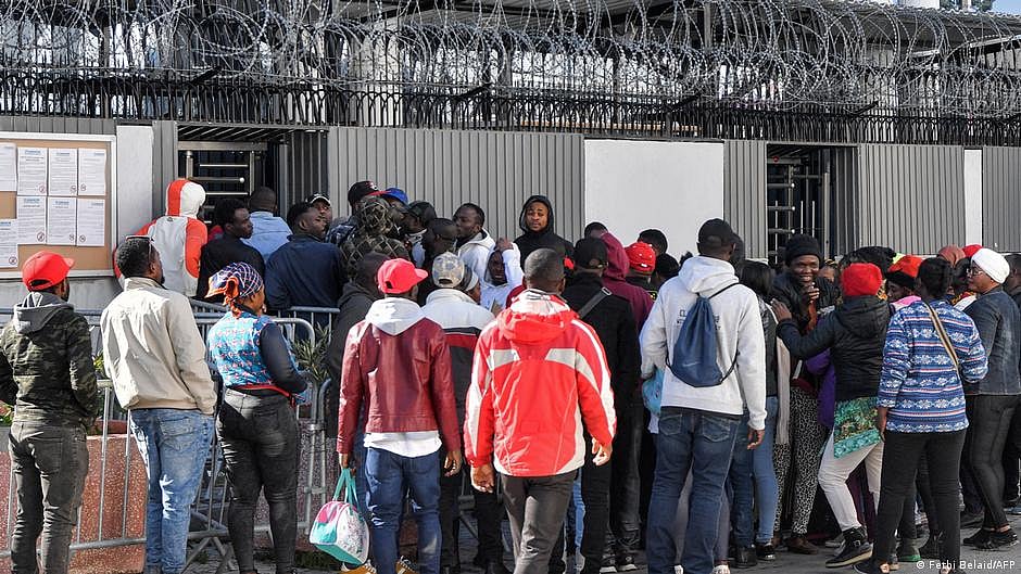 EU leaders discuss migration curbs, aid in Tunisia