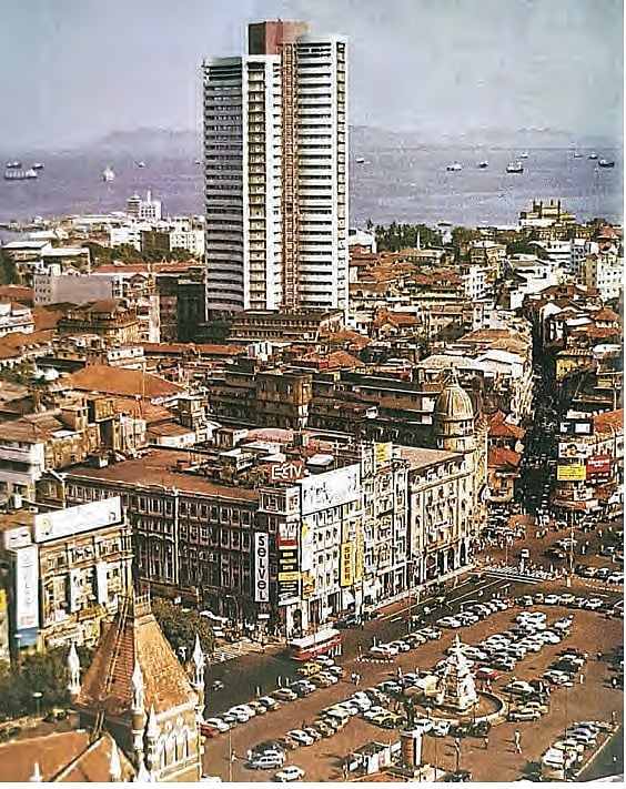 The BSE building affords a liberating view of the city, including a glimpse of the harbour in the distance.