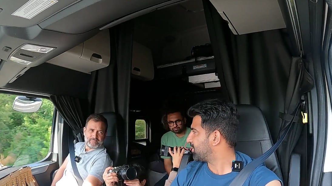 Rahul Gandhi on his 'American Truck Yatra' on Tuesday, June 13. (photo courtesy: @RahulGandhi/Twitter)