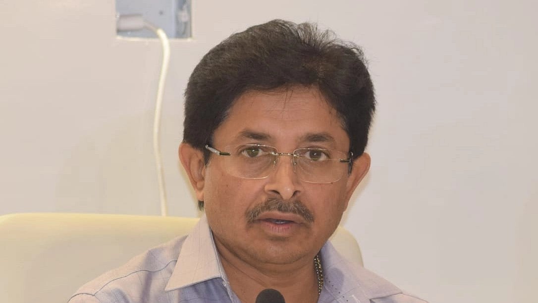 Snehasish Ganguly, President of Cricket Association of Bengal (CAB), makes a point at a media briefing. (photo courtesy CAB Media)