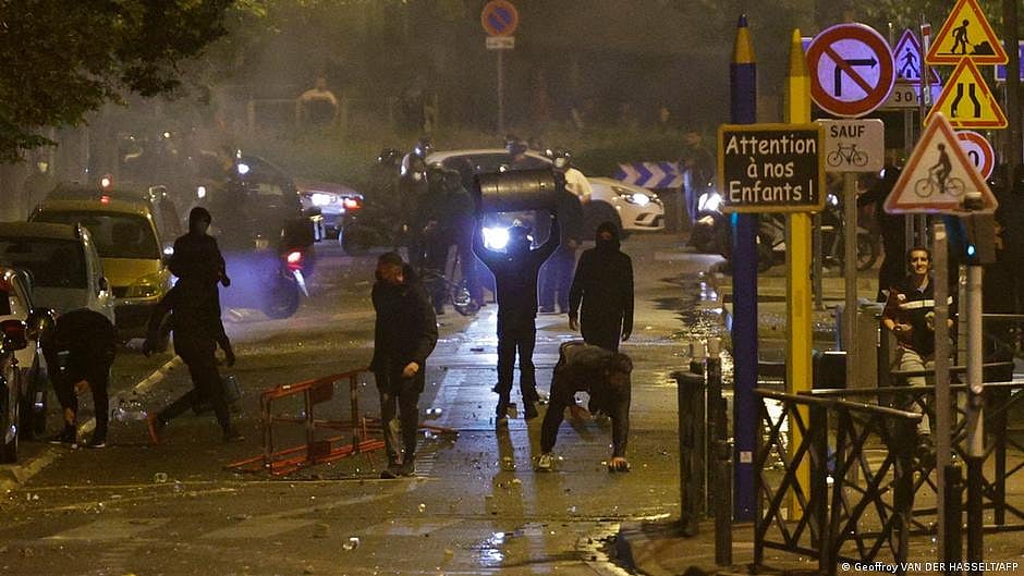 France sees second night of unrest over shooting of teen (photo: DW)