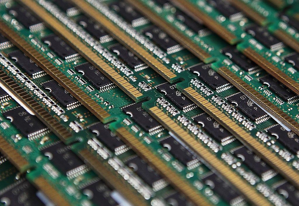 Various types of memory chips stacked at an electronics shop inTokyo, Japan (Image for representational purpose only) (Photo: Getty Images)