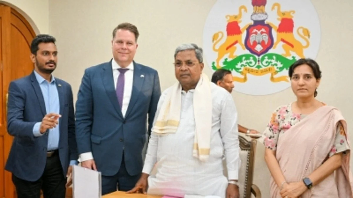 Siddaramaiah meeting the Consul General of the Netherlands in Bengaluru Ewout de Wit (photo: IANS)