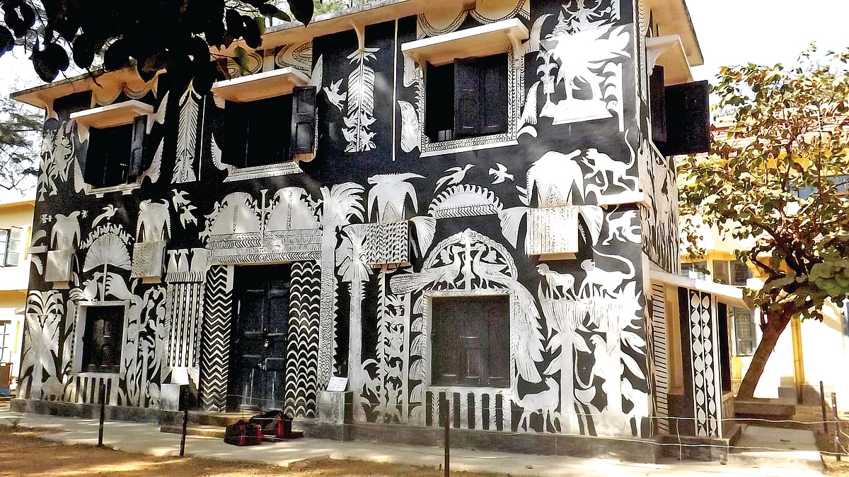 Kala Bhavana, with murals by K.G. Subramanyan