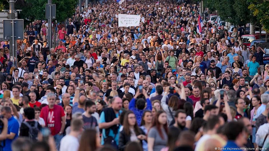 Serbia: Belgrade rocked by anti-government protests