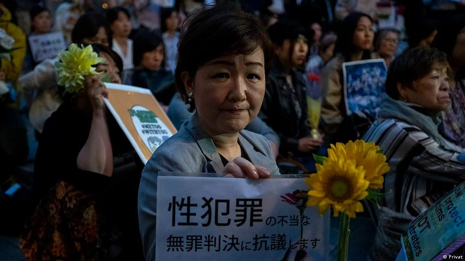 'Flower Demo' protests in Japan has called for stricter sex crime laws. (photo: DW)