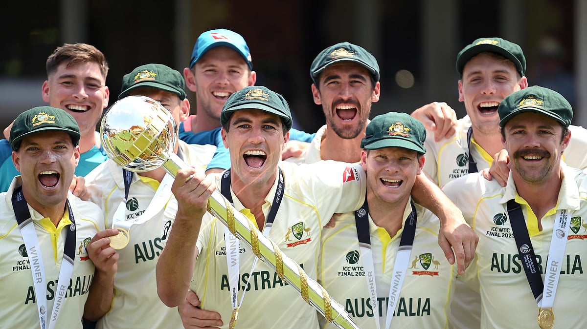 The victorious Australian team celebrates (Photo courtesy: @ICC/ Twitter)