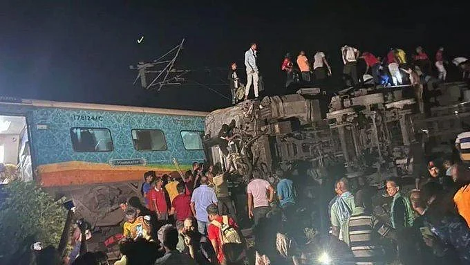 The Odisha train mishap (photo courtesy @Hitmayn51/Twitter)