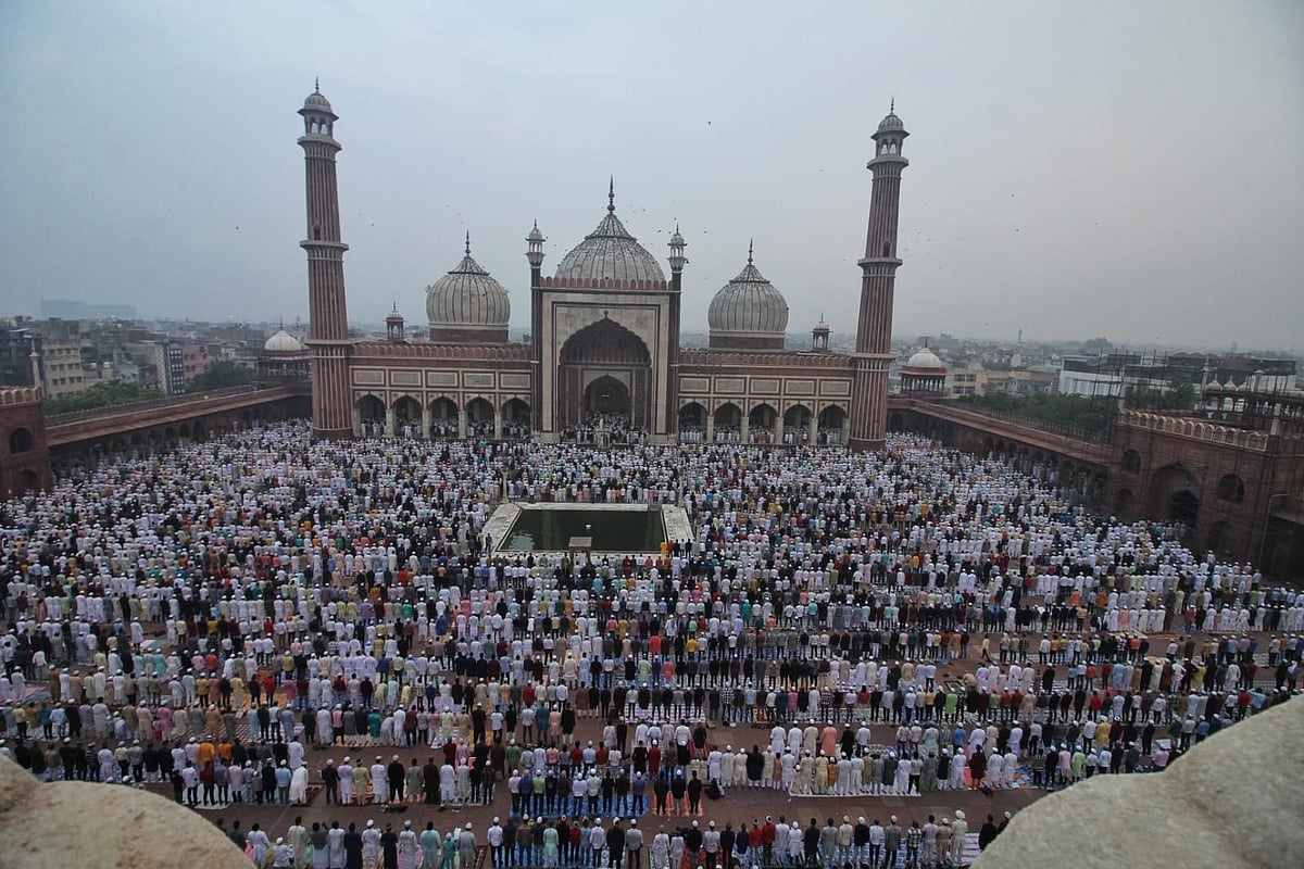 Devotees offering 'namaz' at Jama Masjid on Eid al-Adha (photo: Vipin/National Herald)