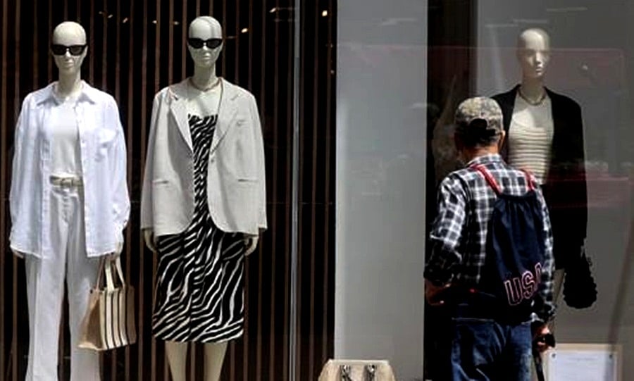 Prices of clothes, shoes in South Korea spike at fastest pace in 31 yrs
