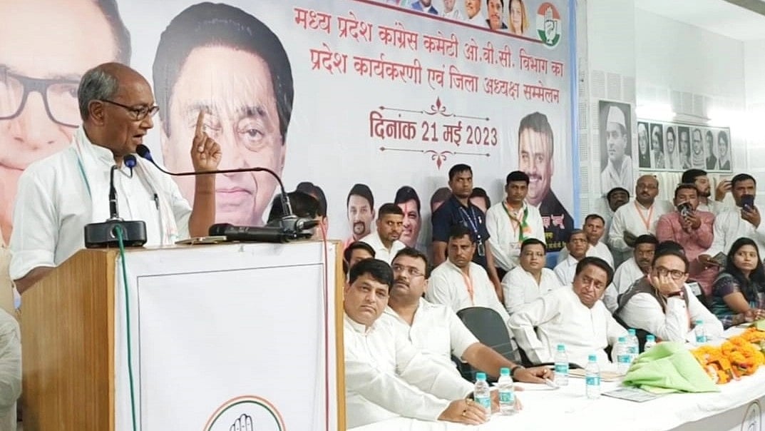 A united party: Digvijaya Singh has publicly announced that Kamal Nath will be the party’s face in the election. (photo: Kashif Kakvi)