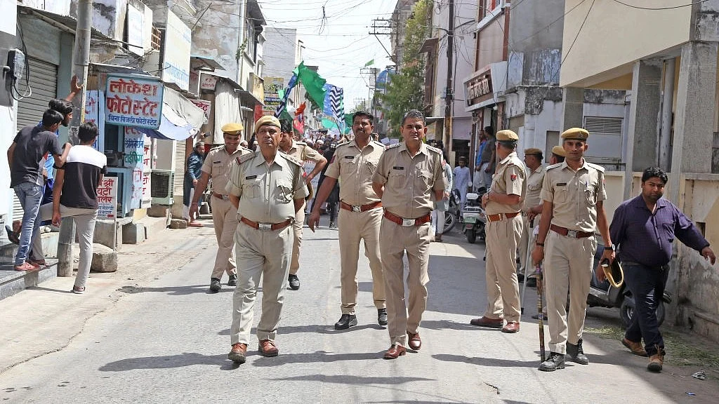 Rajasthan police personnel walking (photo: Getty Images)