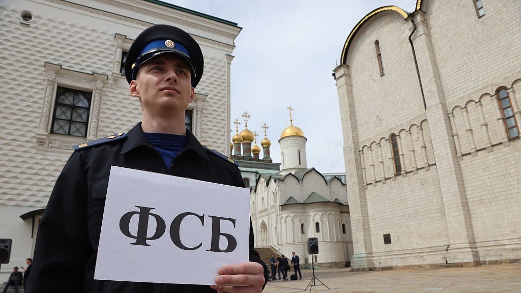 Russia bans govt officials from using iPhones over alleged surveillance concerns