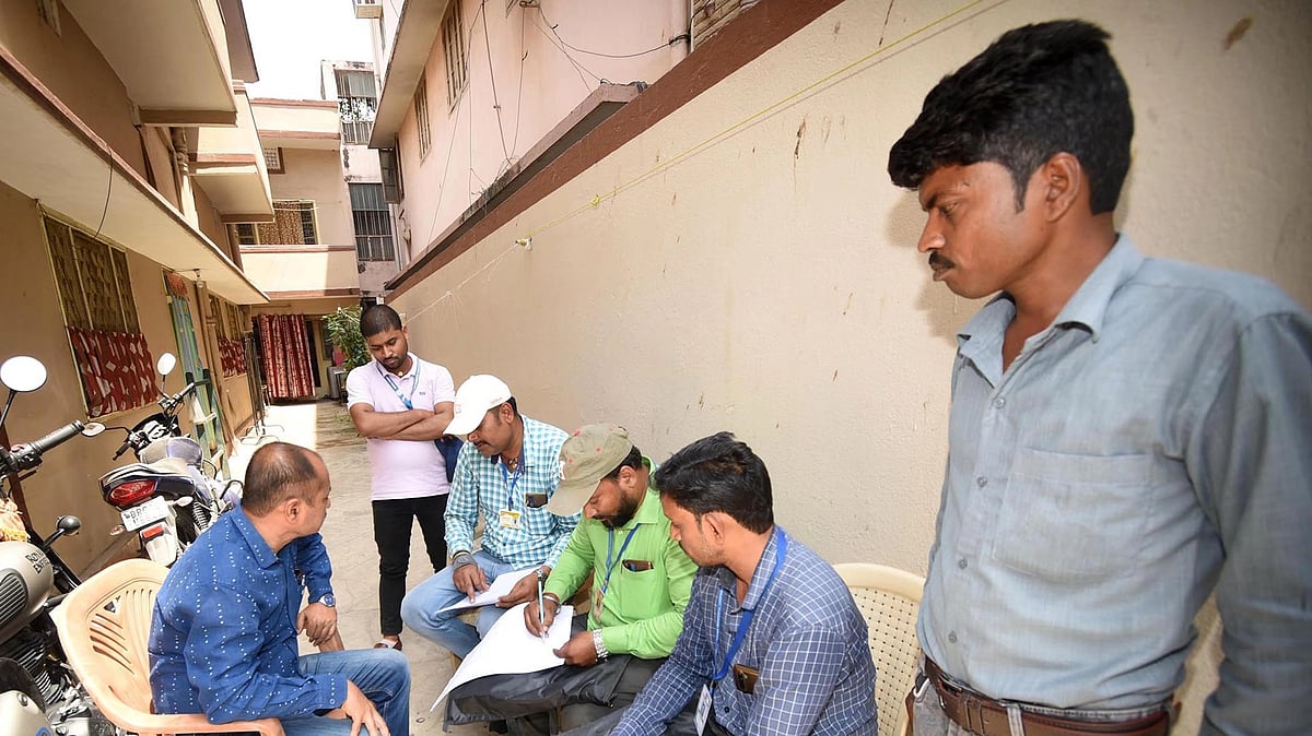 Enumerators collect information in Patna during the 2022 Bihar caste survey (file photo)