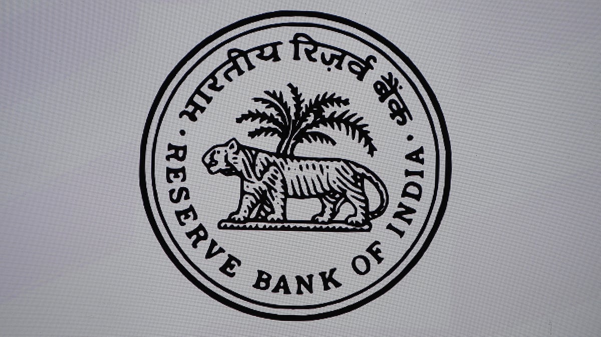 Currency note with * symbol in number panel valid note: RBI