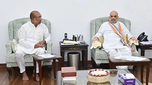 Home minister Amit Shah with Manipur CM N Biren Singh (Photo: IANS)