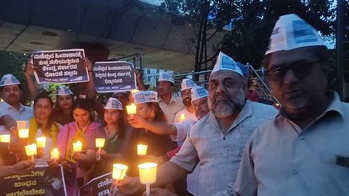 Manipur horror: Karnataka unit AAP stages protest in Bengaluru (photo: IANS)