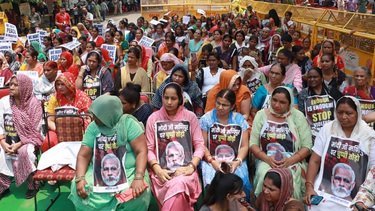 The activists of the Mahila Congress raised slogans against the government and demanded resignation of Biren Singh (Photo: IANS)