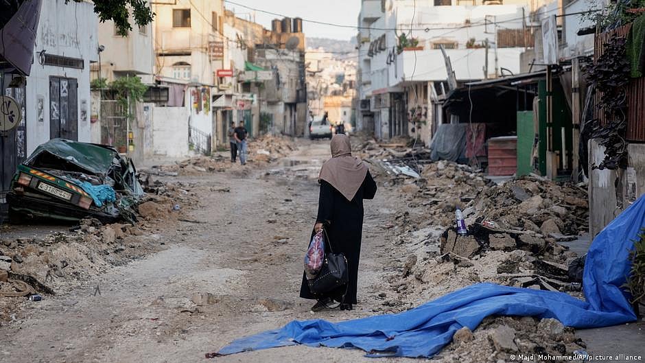 Lat month, the European Union said that they will draw up proposals to sanction Israeli settlers perpetrating violence against Palestinians in the occupied West Bank (photo: DW)